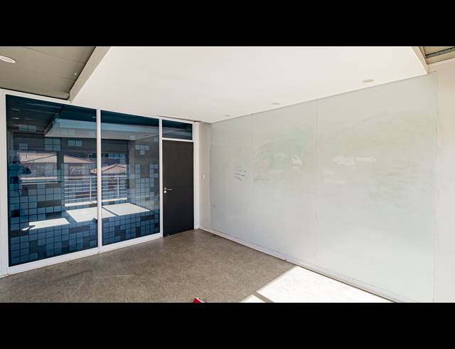 800M² OFFICE TO LET IN FERNDALE
